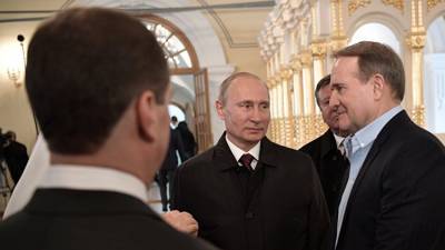 Медведчук рассказал Путину, как привился от COVID в Крыму