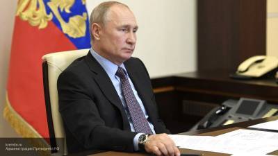 Путин поручил проработать вопрос индексации выплат работающим пенсионерам