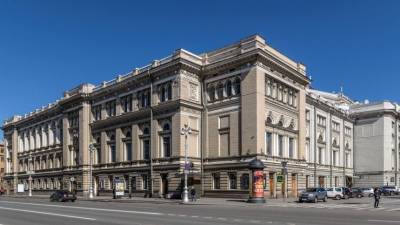 Кто виноват в срыве сроков реставрации исторических зданий в Петербурге?
