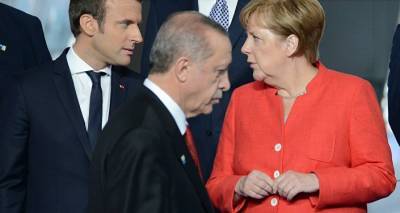 Меркель обсудила Карабах с Эрдоганом и призвала прекратить огонь