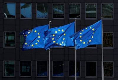 ЭКСКЛЮЗИВ-ЕС рассматривает аукционы для продажи связанных с пандемией долговых обязательств