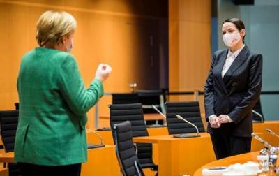 Меркель провела встречу с Тихановской