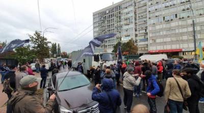 Дело Шеремета: под судом произошли столкновения силовиков с сторонниками Антоненко