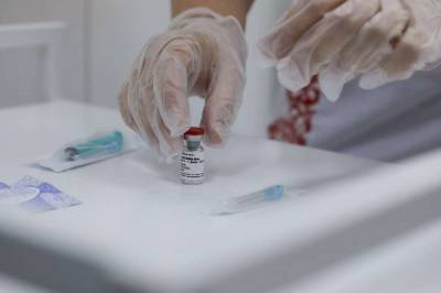 Россиянам рассказали, кому не стоит делать прививку от коронавируса