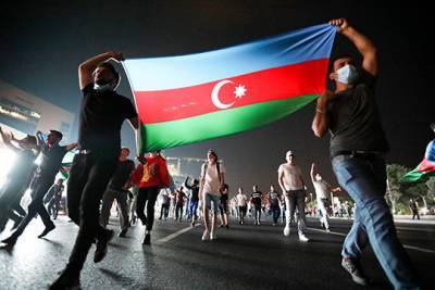 Карабах и мусульмане России: муфтии — за мир, религиозный актив — за Баку