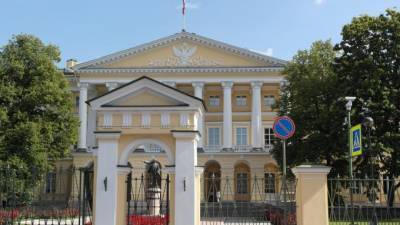 Губернатор Петербурга попросил Минздрав выделить инфекционные койки в федеральных медучреждениях