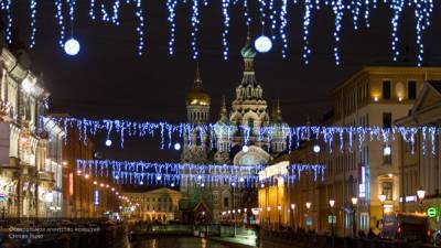Петербург 9 ноября начнут украшать новогодними гирляндами
