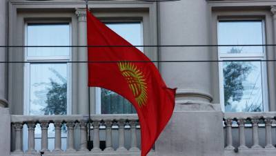 Взрывы гранат слышны в центре Бишкека, где заседал парламент Киргизии