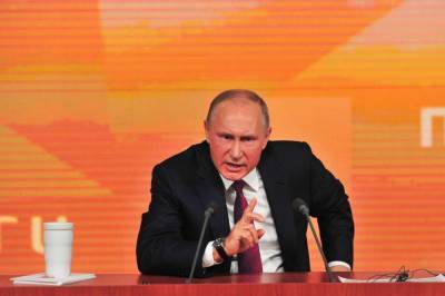 Путин поручил правительству изучить вопрос индексации пенсий работающим пенсионерам