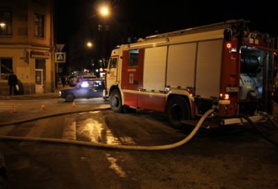 Пожарные боролись с огнём в ресторане Петербурга