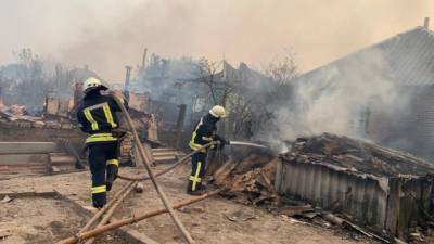 Спасатели ликвидировали девять из 10 основных очагов пожаров на Луганщине