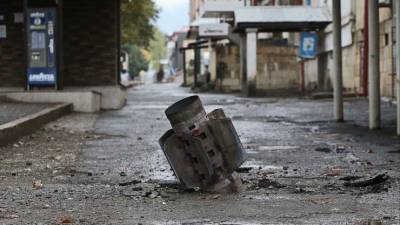Видео: в Нагорном Карабахе разбомбили дом культуры