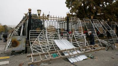 Посольство США в Киргизии призвало мирно урегулировать кризис в стране