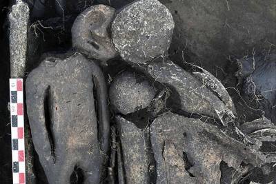 В сибирском погребении нашли уникальную статуэтку бронзового века с тату