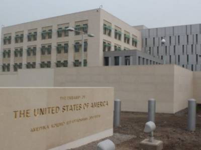 США призвали соседей Кыргызстана не вмешиваться в дела страны в "деликатный момент" истории