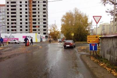 В Екатеринбурге водитель Дэу Нексия сбил подростка