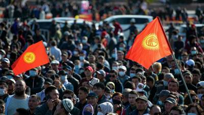 Проигравшие в парламентских выборах в Киргизии создали уже второй Координационный совет