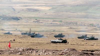 Минобороны Азербайджана сообщило об ожесточенных боях в Карабахе