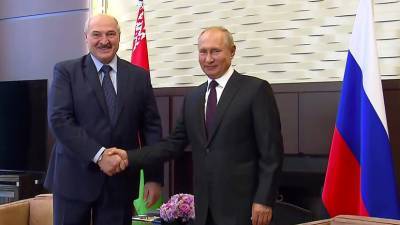 Лукашенко поздравил Путина с днём рождения
