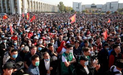 Число пострадавших в результате беспорядков в столице Киргизии, согласно данным Минздрава, возросло до 911 человек