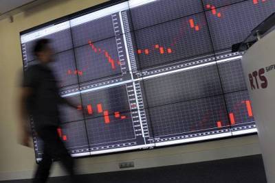 Российский рынок акций снижается по основным индексам