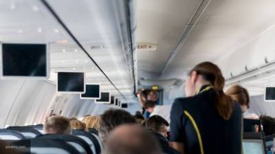 Экс-стюардесса раскрыла настоящие зарплаты пилотов и бортпроводников