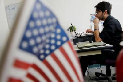 США ужесточили выдачу рабочих виз