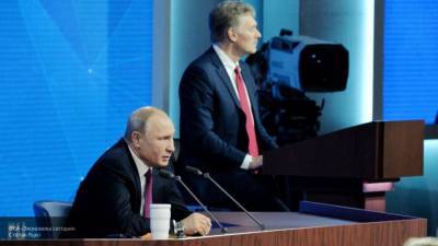 Песков признался, что сотрудникам Кремля непросто выдерживать график Путина
