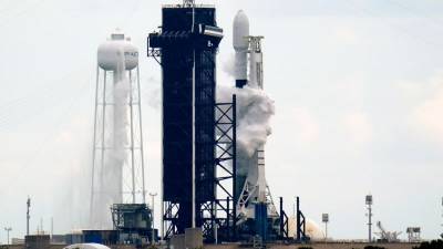 SpaceX вывела на орбиту 60 спутников связи Starlink