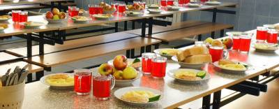 В Приангарье при участии депутатов проведен опрос родителей о качестве школьного питания