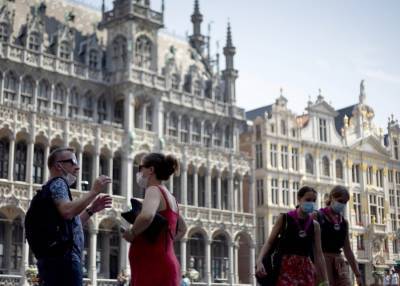 Власти Брюсселя приняли решение закрыть на месяц кафе и бары