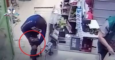 В Башкирии грабитель избил продавщицу в магазине