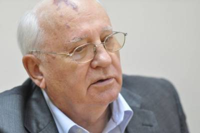Горбачев поздравил Путина с днем рождения