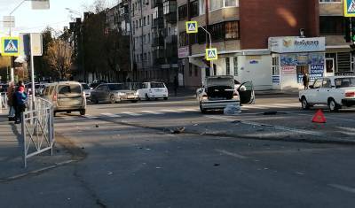 В Тюмени на перекрестке улиц Тульской и Рижской произошла авария