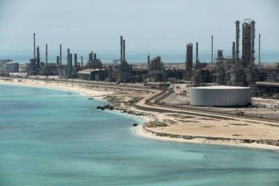 INSIGHT: Последняя из выживших? Saudi Aramco наращивает добычу нефти и надеется пережить конкурентов