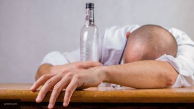 Нарколог перечислил самые "пьющие" профессии