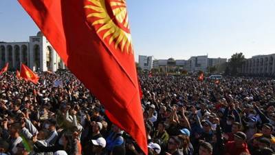 Координационный совет Киргизии создаст правительство народного доверия