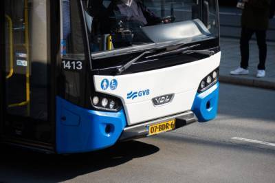 В Амстердаме пассажир избил и покусал водителя автобуса из-за требования надеть маску