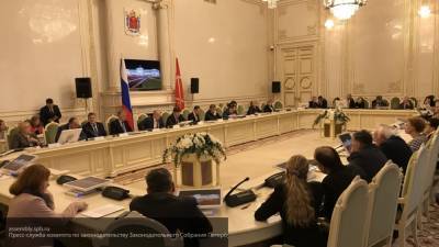 Члены ЗакСа Петербурга готовы отказаться от "депутатской поправки"
