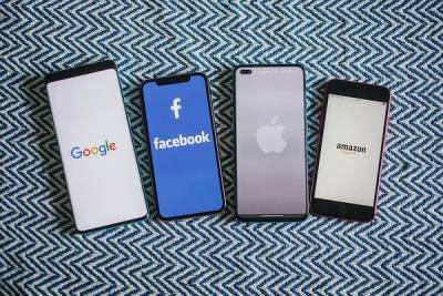Власти США собрались раздробить Apple, Google, Facebook и Amazon на мелкие компании