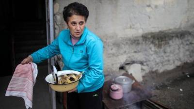 «Кошмар, целого города нет» — беженцы из Степанакерта о бомбежках в столице Карабаха