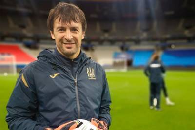 Сборная Украины включила в состав 45-летнего тренера перед игрой с Францией
