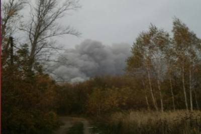 К горящему в Рязанской области складу прибыл пожарный поезд