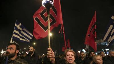 Греческий парламент избавился от почитателей Гитлера
