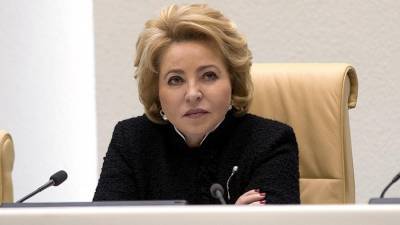 Матвиенко призвала сенаторов соблюдать меры безопасности из-за коронавируса