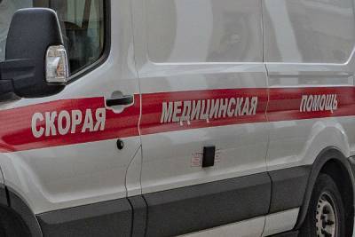 Машины скорой помощи выстроились в очередь у больницы в Коммунарке