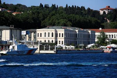 Трех россиянок закрыли в отеле в Турции без права выхода из номера