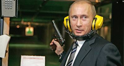 Такого, как Путин: президент России без галстука и вне политики