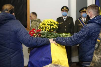 Авиакатастрофа АН-26: на Черниговщине похоронили двух погибших курсантов и офицера