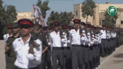 Парад выпускников школы полиции прошел в сирийском Дейр-эз-Зоре